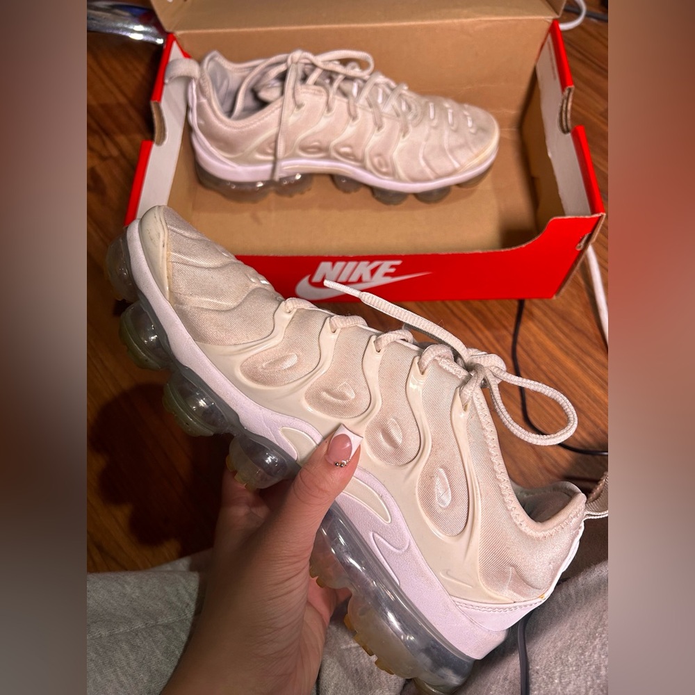 Nike Air Vapormax Plus Sneakers - Worn Condition